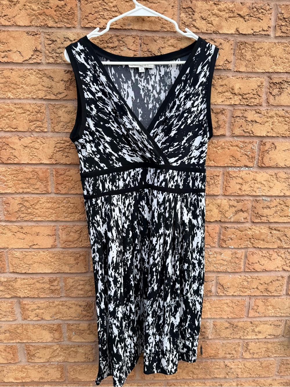 💫4/$25 • Evan-Picone Black & White Abstract Print Sleeveless Dress